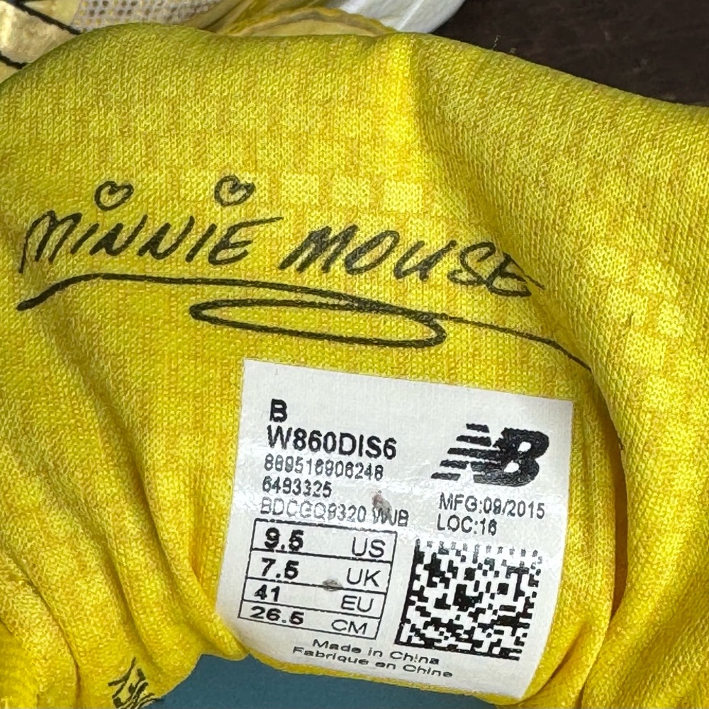 New Balance 860v6 Run Disney 2016 Minnie Mouse Yellow Shoes - Picture 11 of 13